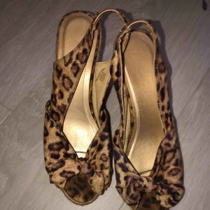  - Klackskor från hm. Är i fint skick