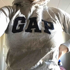  - GAP-hoodie köpt i USA för några år sen!! bara använd ett fåtal gånger! köpare står för frakt!
