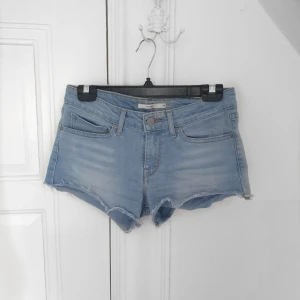  - Shorts i bra skick (fraktfritt)