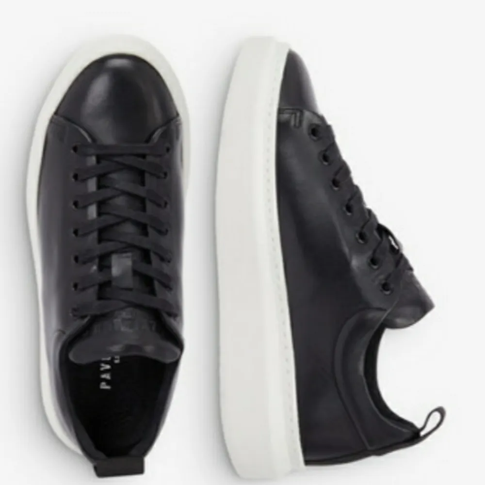 Nya Pavement sneakers svarta 40 har även vita Model: 16401 . Skor.