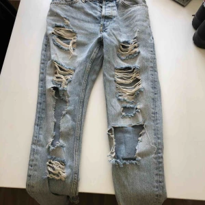  - Jeans från bikbok, sällan använda!