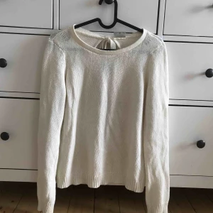  - Fin topp med skuren rygg använd fåtal gånger! FRAKT INGÅR 