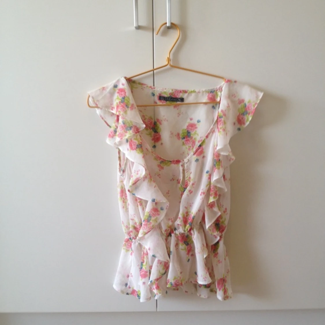 Jättefin transparent blommig blus/linne från Zara. Storlek M, men passar mig som har XS/S. - 1407314580