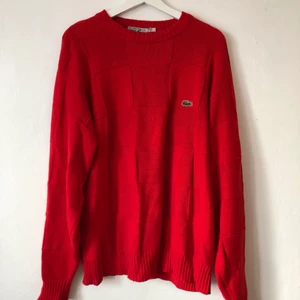 Vintage stickad tröja från Lacoste  - En favorit. Sparsamt använd. Gott skick. Storlek L/XL