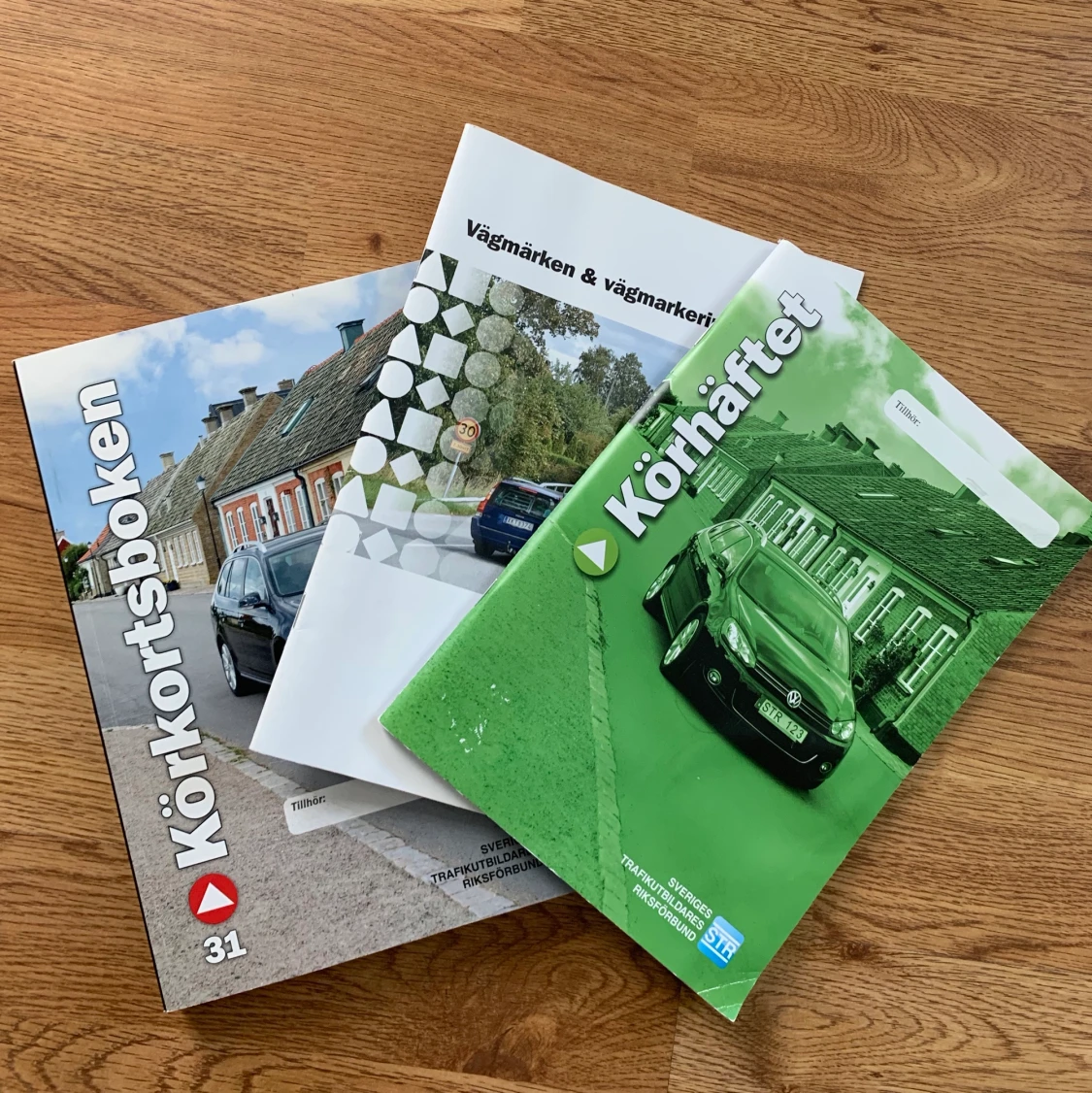 Teroiböcker för körkort- bil