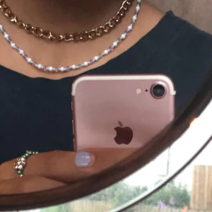 Halsband  - Sälger detta snygga hemmagjorda pärlhalsband💚 det kostar 35 kr, och köparen står för frakt💚