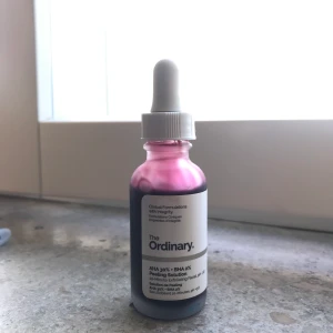 The ordinary peeling solution - Najs ansiktsmask ifrån The ordinary. Ser ut som blod när man sätter på den! Orginalpris 89kr. 