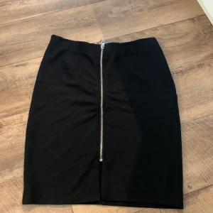 Kjol  - Kjol i mkt fint skick passar en S /M 