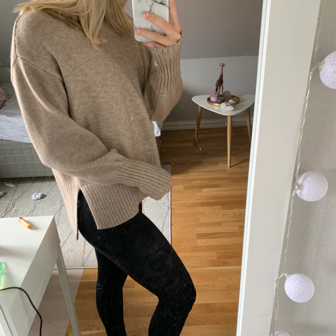 Stickad tröja med slits  - 90