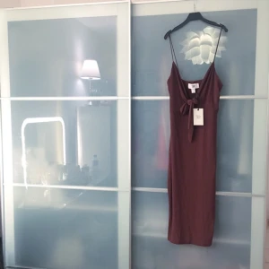  - Rebecca Stella klänning! Helt oanvänd, med etikett! Råkade klicka hem två likadana.. 