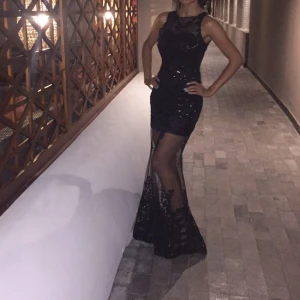  - Aftonklänning, använt bara en gång