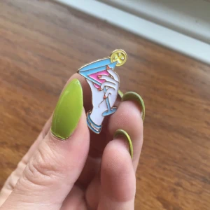  - Superfin pin! 🍹👌