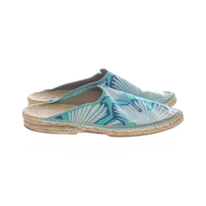  - Cuosu Main, Tofflor,  Strl: 40,  Färg: Blå, Vit,  Skick: Normalt