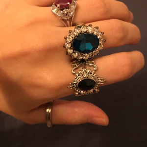 Vackra ringar - Varje ring säljs för 60 kr...1 för 60&3 för 100