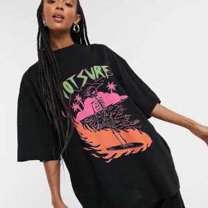 Oversized tshirt  - Oversized unisex tshirt med ascoolt tryck! Endast använd 1 gång. 120kr inkl frakt!