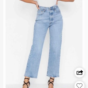  - Supersnygga ljusblåa jeans från Levi’s💥Använda en gång i någon timme. Ord.Pris 1149kr.🥰 Jag kan absolut frakta om det behövs🥰 Säljer pga att de är för små för mig🥰