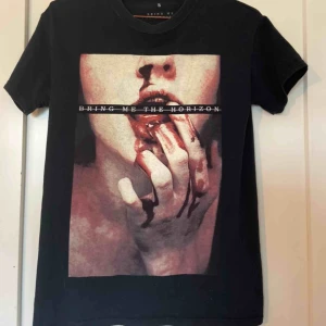  - bring me the horizon merch t-shirt! frakt 44kr!