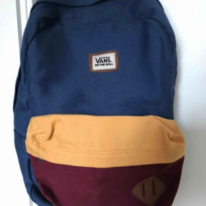  - Vans väska i väldigt fin skick och använd ganska lite. Möts upp eller fraktar🌸