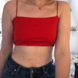  - Jag säljer ett trendigt linne, perfekt till sommaren! Köparen står för frakt och betalning sker via swish!🥰