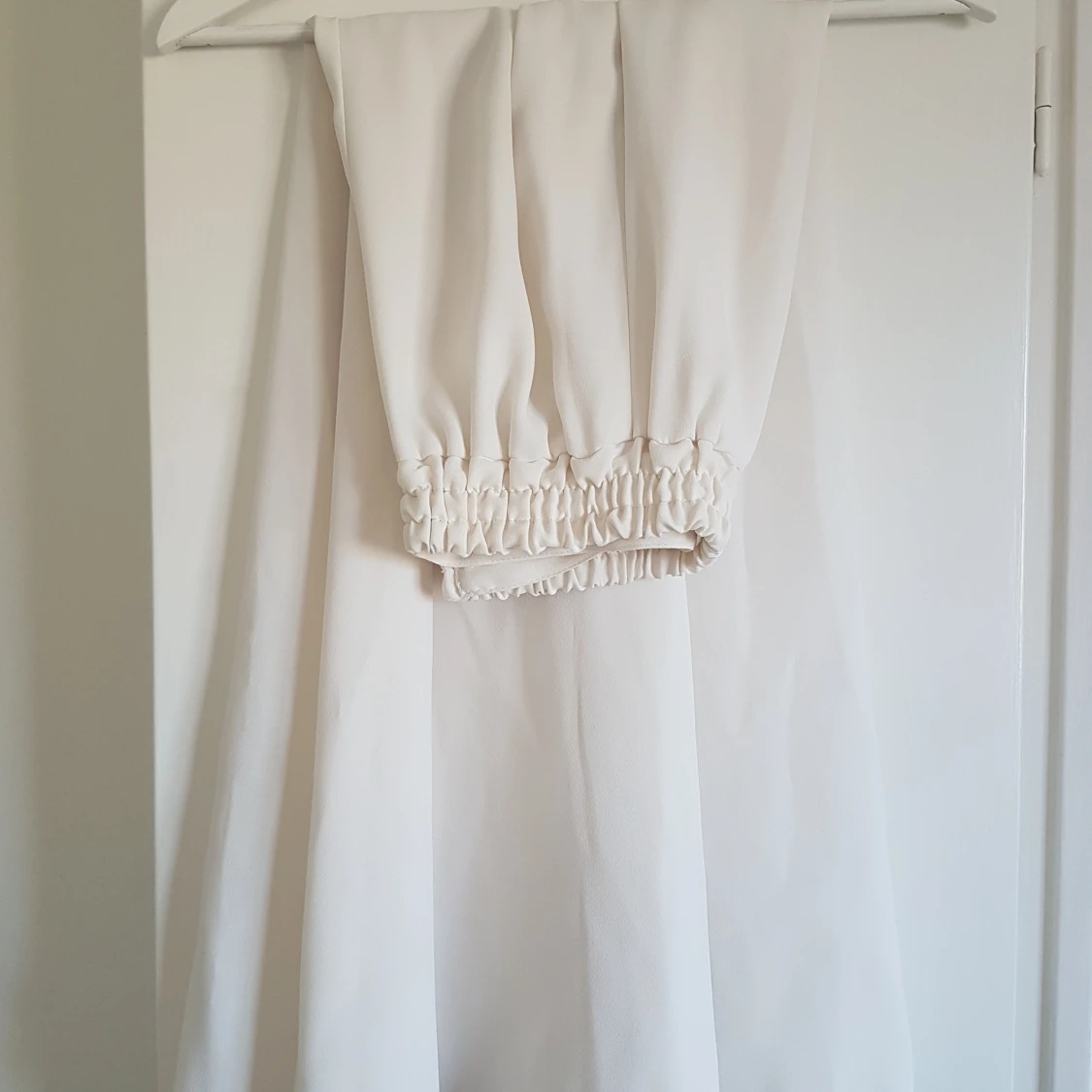 Vit långkjol med knappar - 90