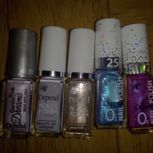 Nagellack Oanvända - Säljer 5st depend nagellack. 15kr ST eller 50kr för alla + frakt