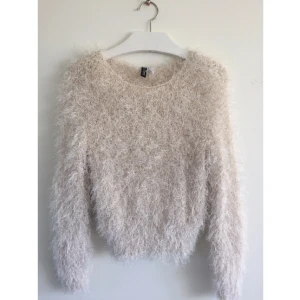  - Fluffig tröja från H&M! Supermysig🐑