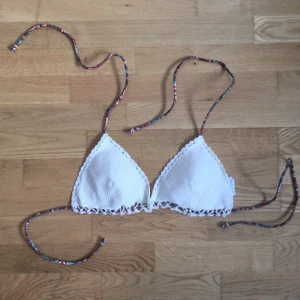  - Bikini-bh från hm. Knappt använd.  Billig frakt tillkommer. 