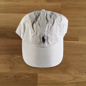  - Snygg beige keps från Ralph Lauren, Polo. Helt ny med lapp kvar 😙😙😙✨❣