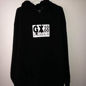GX JAPAN HOODIE BLACK/WHITE   Säljer min GX1000 hoodie som jag beställde från hemsidan. Den är Helt oanvänd och säljer den för 700 låter fair trots att shipping och allt gick på typ 980.
