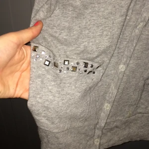  - Kofta från Victoria secret storlek m men passar s också.  Köparen betalar frakt eller upphämtning i Upplands-Bro :) 