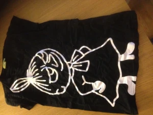  - Lilla My tröja i fint skick. Katt finns. Köpare betalar frakten. 