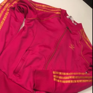  - Adidas tröja  Strl 36