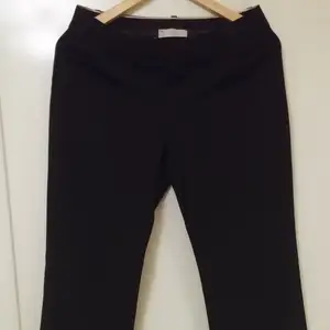 Black pants. Gap 