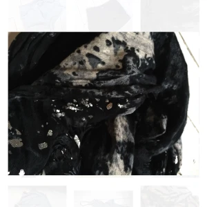  - Sjal. Aldrig använd.  Jag kan mötas upp i Göteborg men kan även skicka varan, men då står köparen för frakten.  Säljer MASSOR av grejer nu så kika gärna in på vad jag mer säljer! 🌸  Förlåt för dåliga bilder! Min kamera har svårt att fokusera så har använt framkameran på mobilen på vissa bilder! 