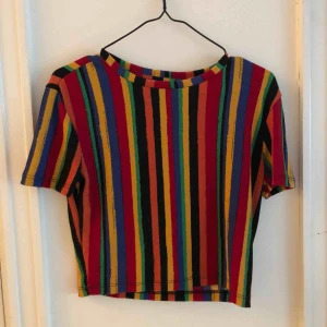  - T-shirt från zara. Köpt i USA. Aldrig använd.  Köparen betalar frakt. 