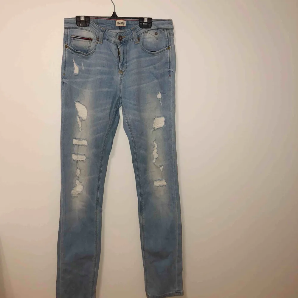 Jeans från Tommy Hilfiger, knappt använda någonting. Jeans & Byxor.