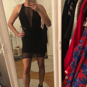 - Snygg festklänning. Aldrig använd 