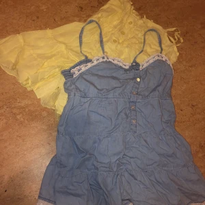 Blusar  - Två olika blusar för 40 kr.