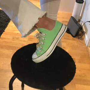 Sjukt unika convers! - Feta convers som är Väldigt trändigt just nu speciellt med den unika färgen! Buda! LEDANDE BUD:299