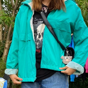 Ljusblå jacka  -  Storlek: m  Pris: 100kr Frakt: 66kr Hör av dig om du är intresserad eller har några frågor kram💞💞 