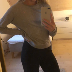 Gant sweatshirt stl xxs-xs - Svinsnygg sweatshirt från gant, barn storlek 170 men sitter som xxs-xs! 💕 frakt tillkommer - 63kr 🌸