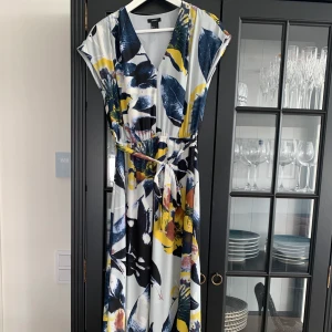 Långklänning Lindex stl s - Endast använd engång 