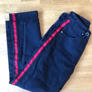 Neuw jeans slim strl 27/30 - Säljer mina jeans från Neuw knappast använda. Nypris 1495:-