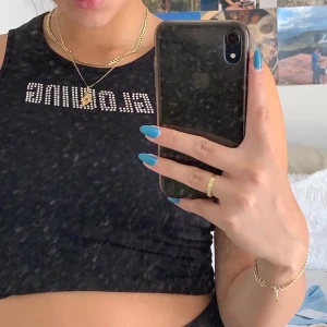 Snyggt linne monki  - Säljer detta linen från monki då den bara har använts en gång!! Köparen står för frakten✨💕  många som är intresserade just nu, så jag håller i en budgivning!! Högsta bud just nu är 50! 