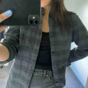  - Superfin grå skjorta, använd 3ggr💓