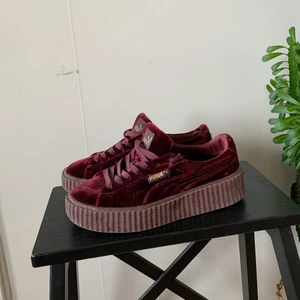 Rihanna x Puma Creeper “Velvet” - Rihannas Fenty Puma creepers i använt men gott skick. 