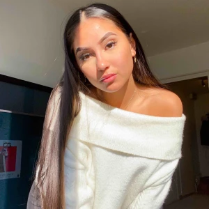  - Jätte, jätte mysig stickad tröja från chiquelle. Endast använd ute 1 gång. Nytt pris 399kr💘