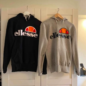  - Båda för 500 eller en för 275! As bekväma den gråa är använd 3 gånger och den svarta runt 6! Snörena är väldigt korta! Men hoodien sitter väldigt fint 💞 kom med egna bud 