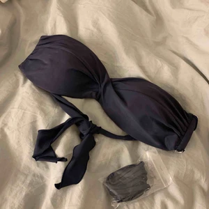  - Fin marinblå bikiniöverdel!!🦋 endast använd några fåtal gånger. Kommer oxå med band som aldrig är använda :) 