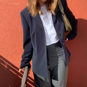  - Säljer min finafina blazer för 150kr + frakt. Priset kan diskuteras vid snabb affär💜